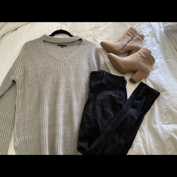 Grey v cutout sweater - Picture 3 of 3